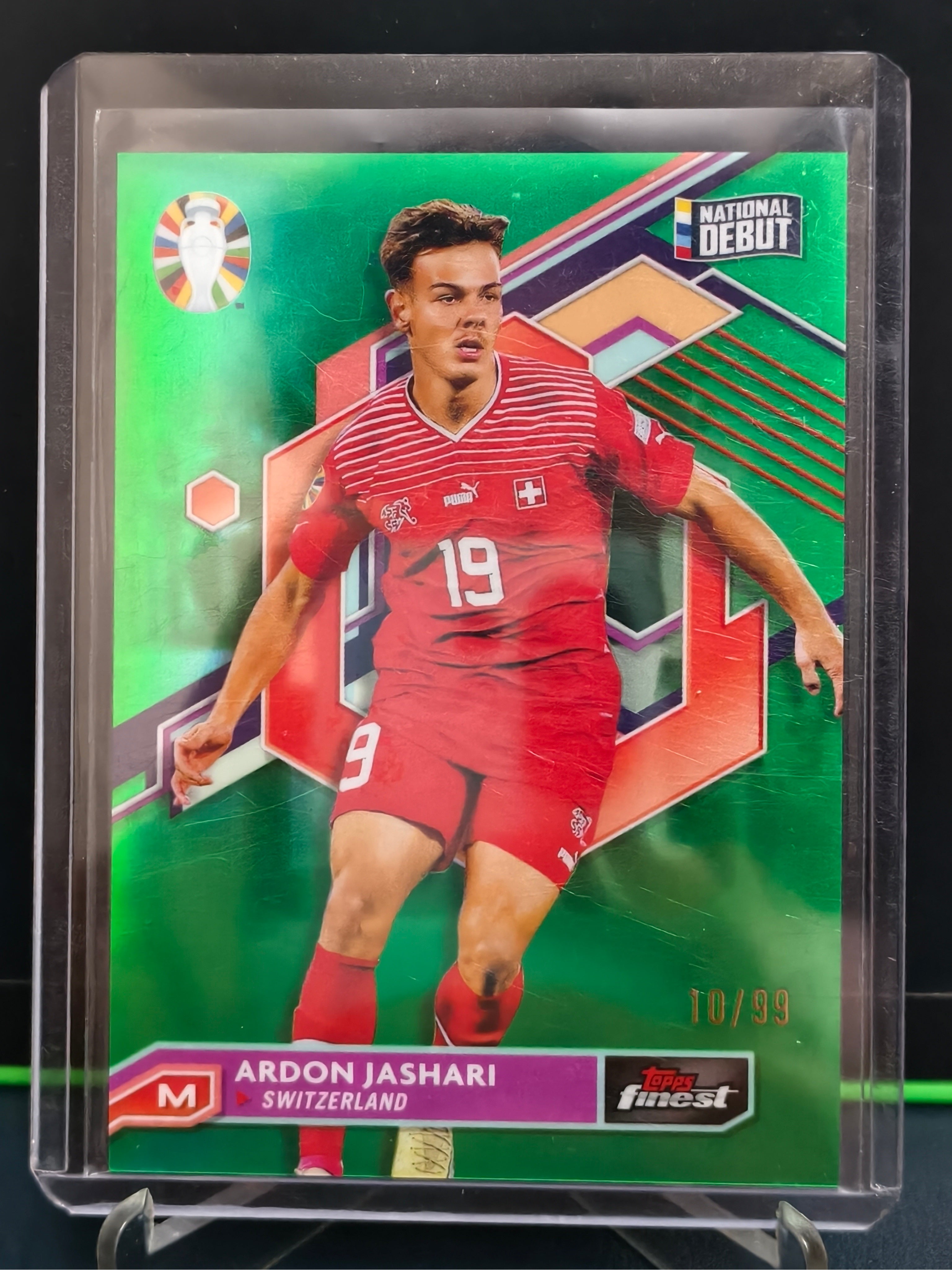 Ardon Jashari - 10/99 Card - Topps Finest Road to UEFA Euro 2024