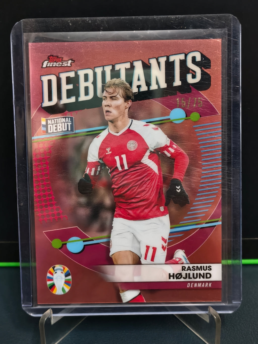 Rasmus Hojlund - 15/75 Debutants Card - Topps Finest Road to UEFA Euro 2024