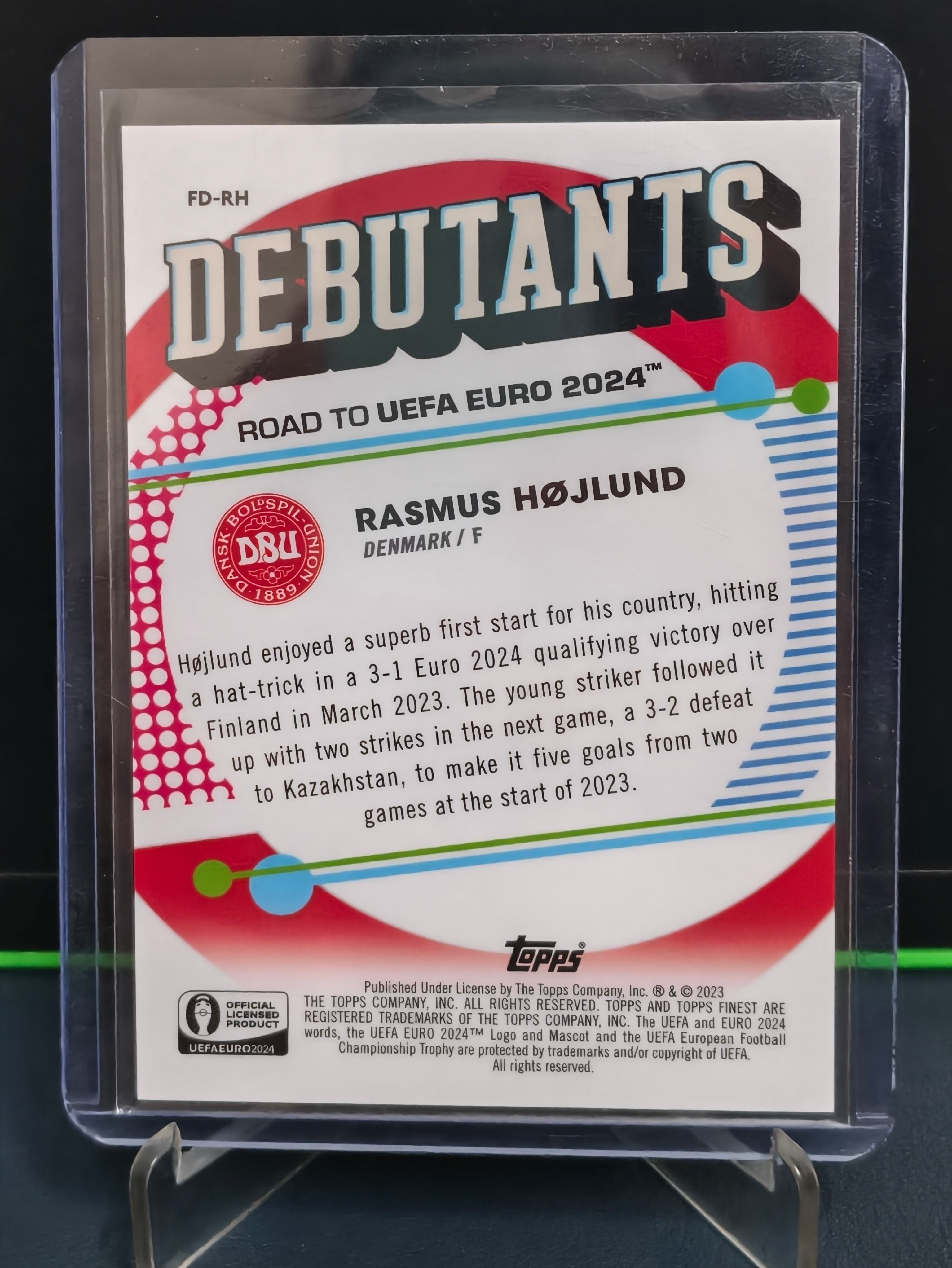 Rasmus Hojlund - 15/75 Debutants Card - Topps Finest Road to UEFA Euro 2024